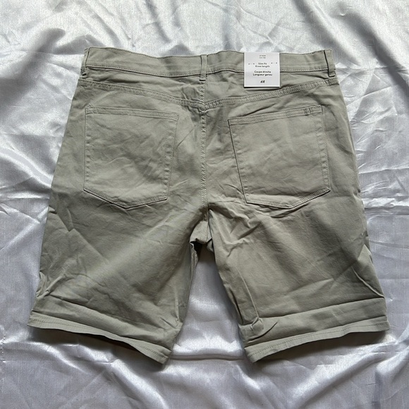 H&M NEW Men’s Shorts | Slim Fit Knee Length | Size 38 - Picture 2 of 5